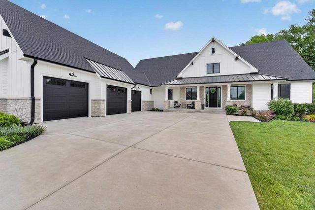 2412 Kilarney Way, Waunakee, WI 53597