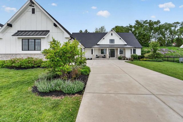 2412 Kilarney Way, Waunakee, WI 53597