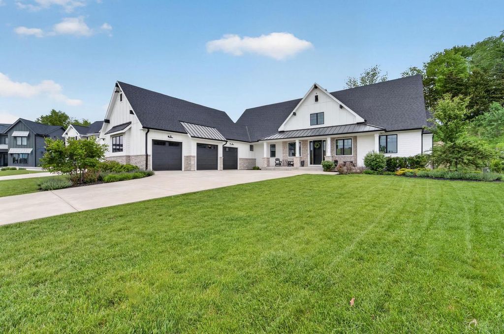 2412 Kilarney Way, Waunakee, WI 53597