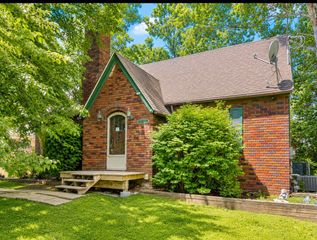 2618 30th Street, Des Moines, IA 50310