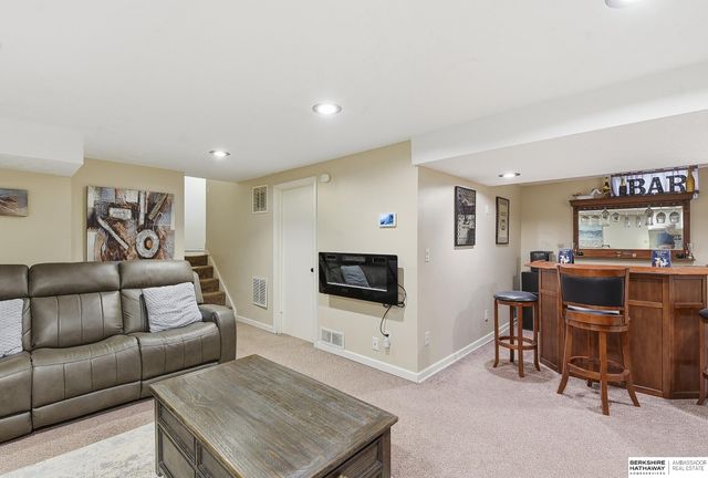 6703 Ogden Street, Omaha, NE 68104