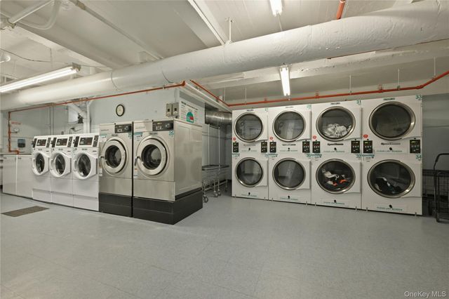 226-26 Union Turnpike 2N, Bayside, NY 11364