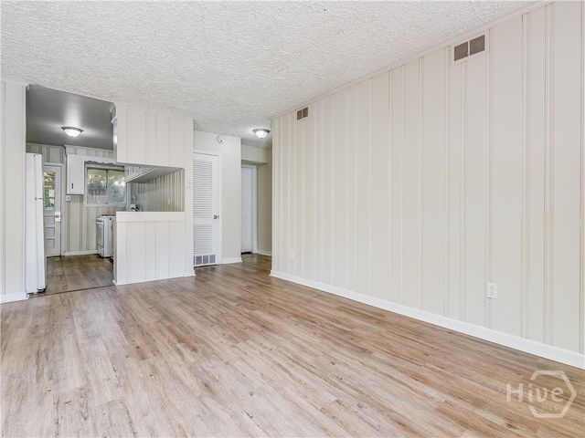 6 Ronnie Avenue, Savannah, GA 31408