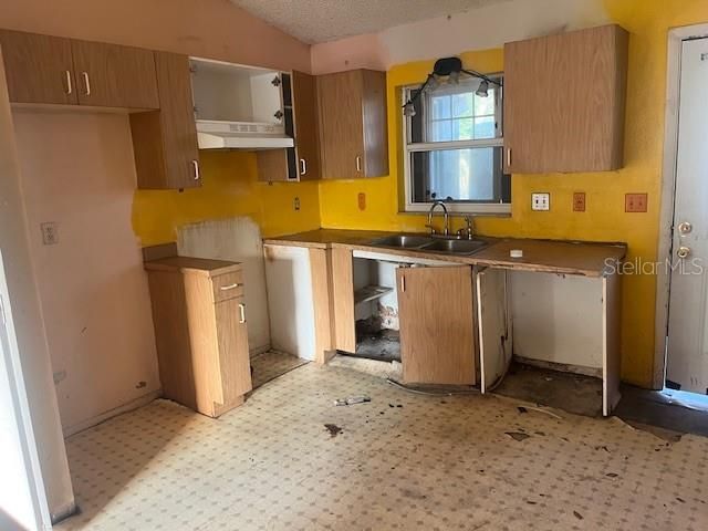 6702 ROCKY POINT ROAD, Lake Wales, FL 33898