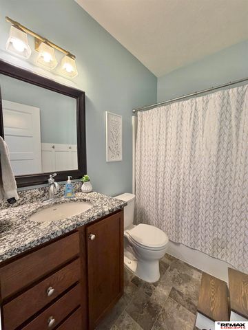 9415 Dutch Mill Lane, Lincoln, NE 68516