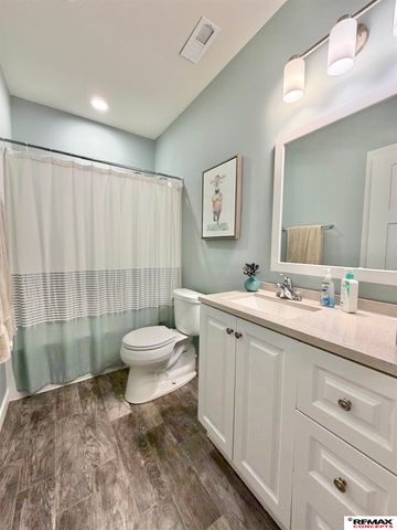 9415 Dutch Mill Lane, Lincoln, NE 68516