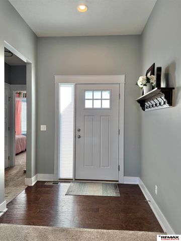 9415 Dutch Mill Lane, Lincoln, NE 68516