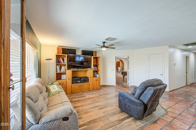 8136 E FOX Street, Mesa, AZ 85207