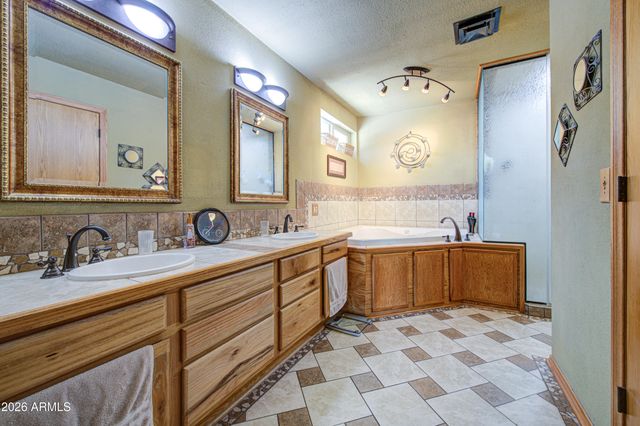 8136 E FOX Street, Mesa, AZ 85207