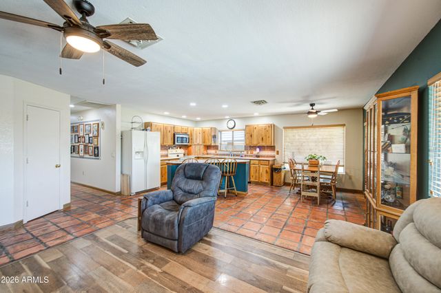 8136 E FOX Street, Mesa, AZ 85207