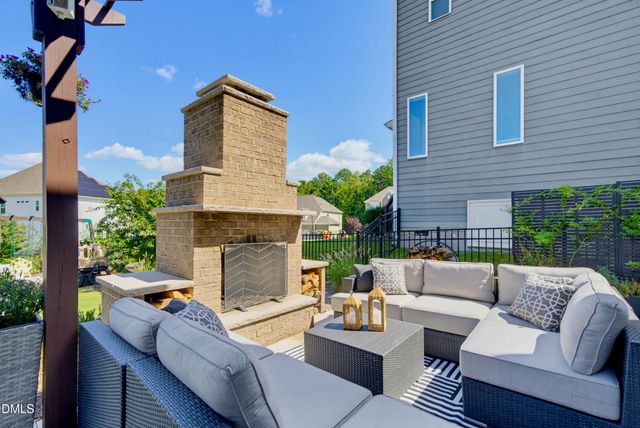 2704 Tunstall Grove Drive, Apex, NC 27523