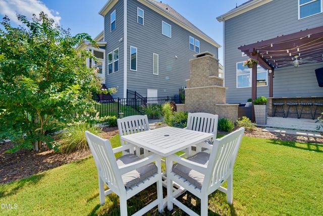 2704 Tunstall Grove Drive, Apex, NC 27523