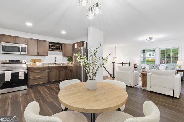 1386 PINEGLEN Drive, Riverdale, GA 30296