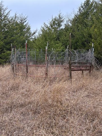 23 County Road 2950, Windom, TX 75306