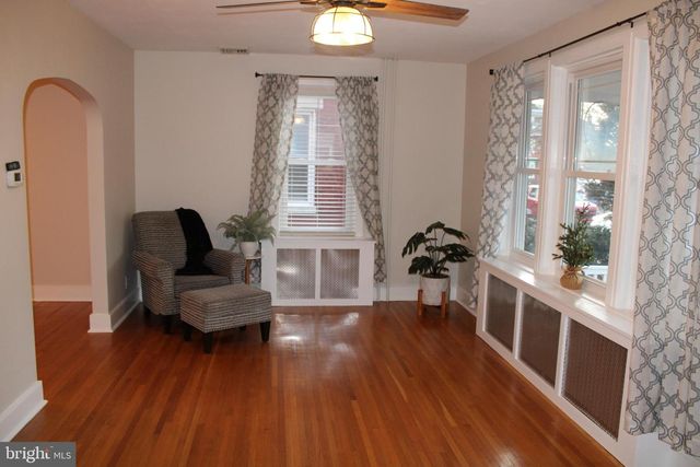 146 W GRANADA AVE, Hershey, PA 17033