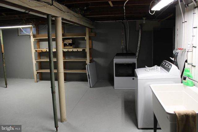 146 W GRANADA AVE, Hershey, PA 17033