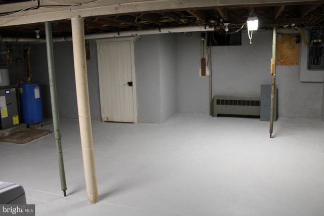 146 W GRANADA AVE, Hershey, PA 17033