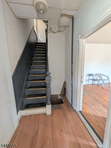 66 Erie St, Elizabeth City, NJ 07206