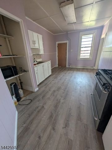 66 Erie St, Elizabeth City, NJ 07206