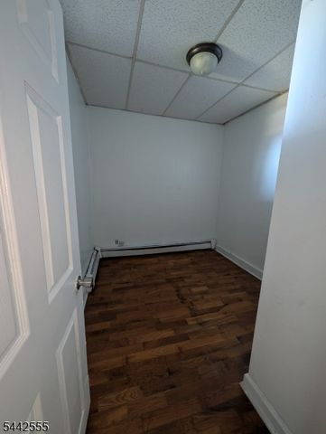 66 Erie St, Elizabeth City, NJ 07206