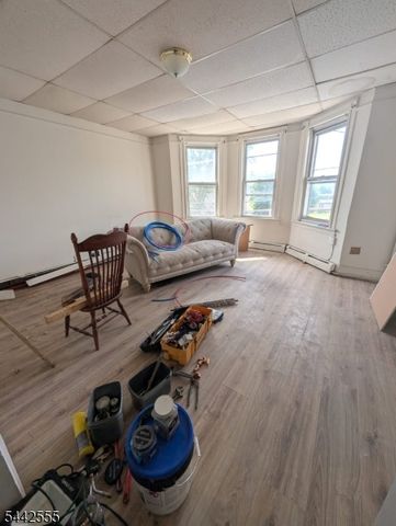 66 Erie St, Elizabeth City, NJ 07206