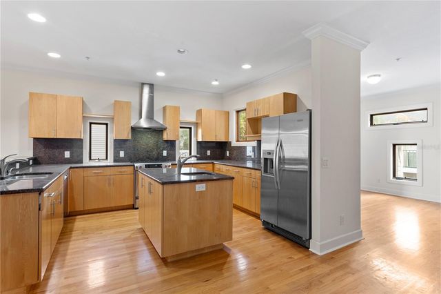 512 S GLEN AVENUE, Tampa, FL 33609