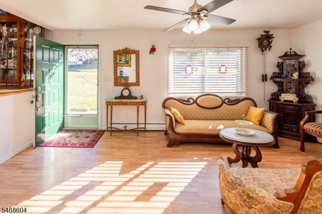 20 Young Dr, Stanhope Boro, NJ 07874