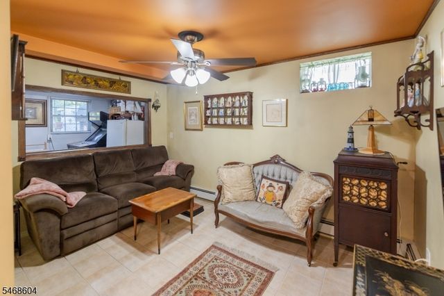20 Young Dr, Stanhope Boro, NJ 07874