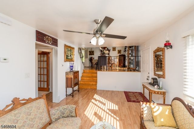 20 Young Dr, Stanhope Boro, NJ 07874