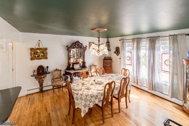 20 Young Dr, Stanhope Boro, NJ 07874