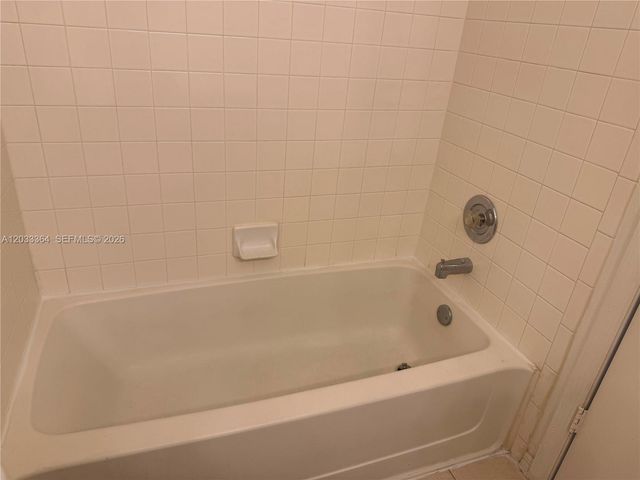 3350 N Pinewalk Drive N 1427, Margate, FL 33063