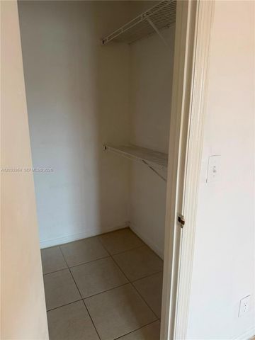 3350 N Pinewalk Drive N 1427, Margate, FL 33063