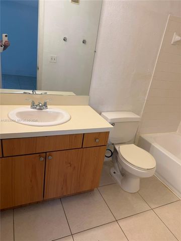3350 N Pinewalk Drive N 1427, Margate, FL 33063