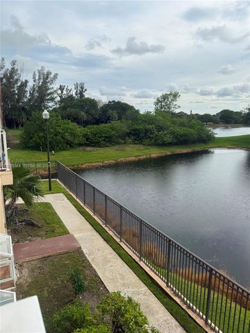 3350 N Pinewalk Drive N 1427, Margate, FL 33063
