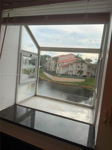 3350 N Pinewalk Drive N 1427, Margate, FL 33063