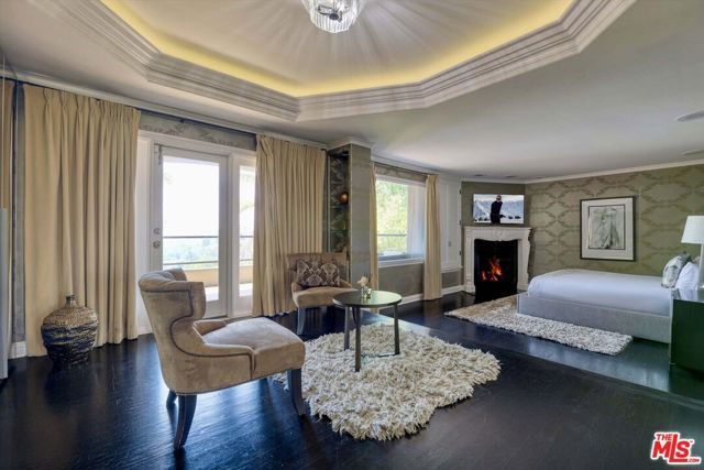 7218 Mulholland Drive, Los Angeles, CA 90068