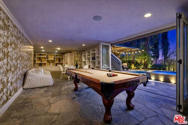 7218 Mulholland Drive, Los Angeles, CA 90068