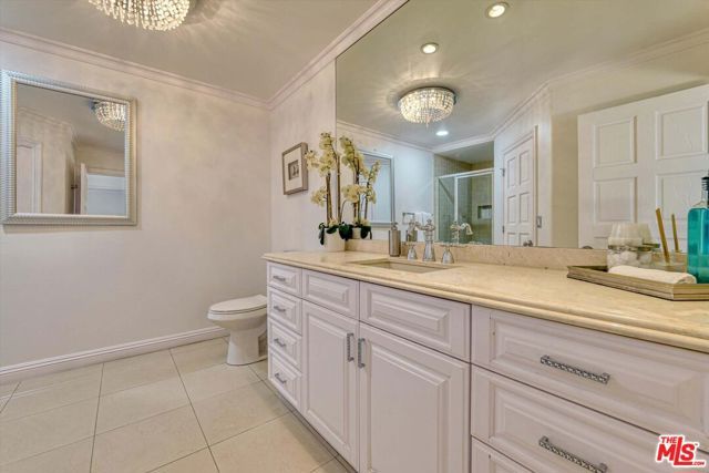 7218 Mulholland Drive, Los Angeles, CA 90068