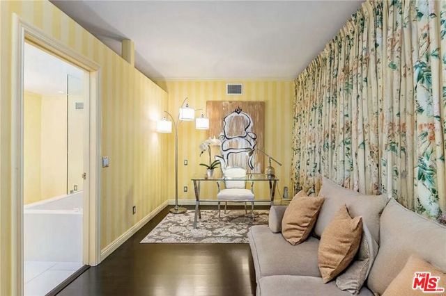 7218 Mulholland Drive, Los Angeles, CA 90068