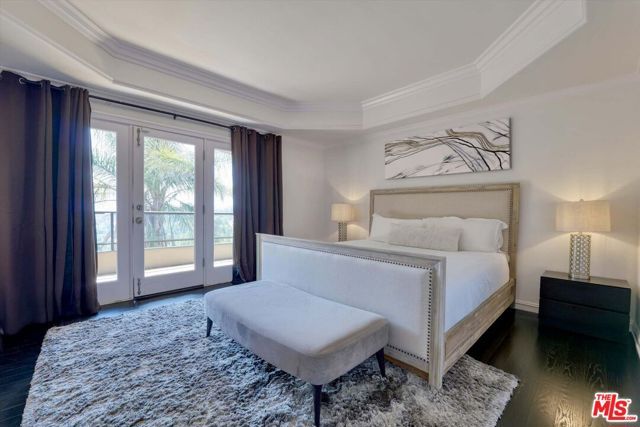 7218 Mulholland Drive, Los Angeles, CA 90068