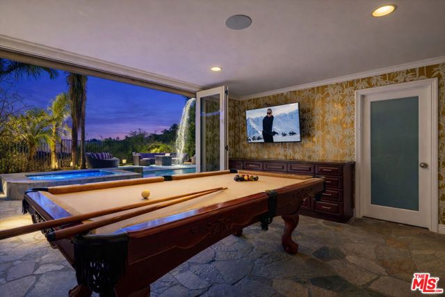 7218 Mulholland Drive, Los Angeles, CA 90068