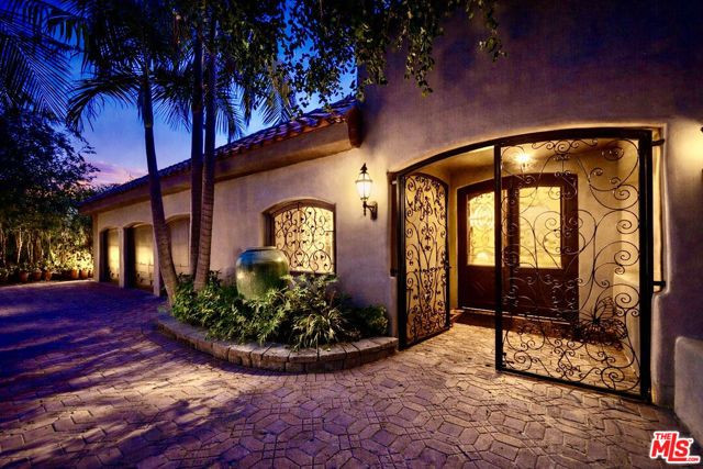 7218 Mulholland Drive, Los Angeles, CA 90068