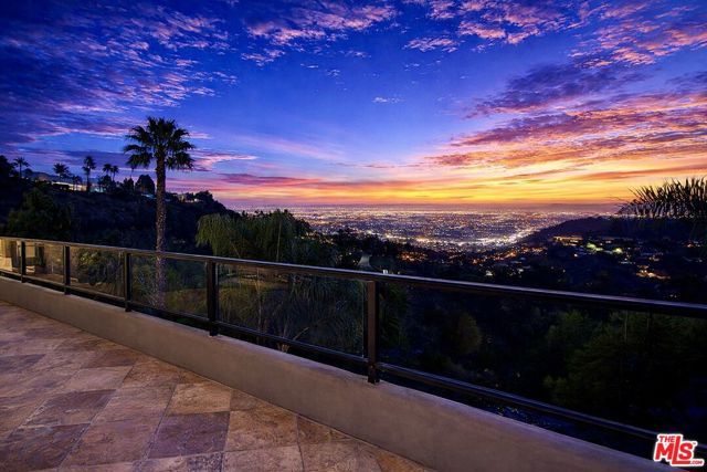 7218 Mulholland Drive, Los Angeles, CA 90068