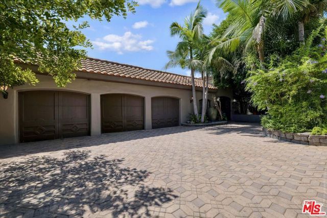 7218 Mulholland Drive, Los Angeles, CA 90068