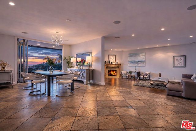 7218 Mulholland Drive, Los Angeles, CA 90068