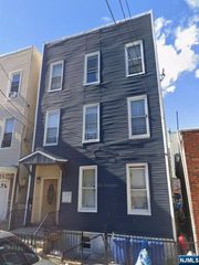 3907 Hudson Avenue, Union City, NJ 07087