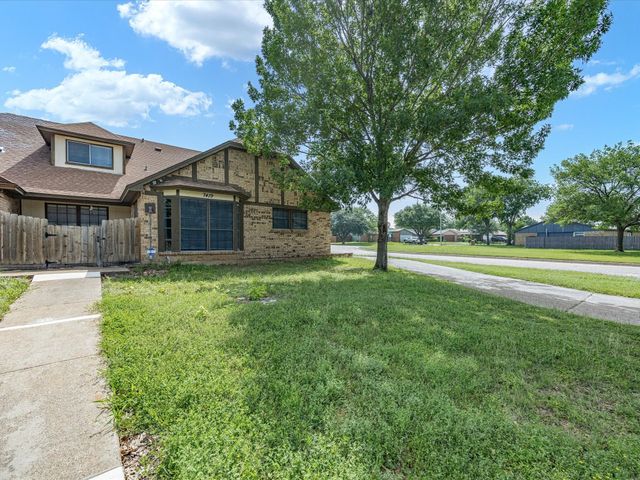 7419 Lemonwood Lane, Fort Worth, TX 76133