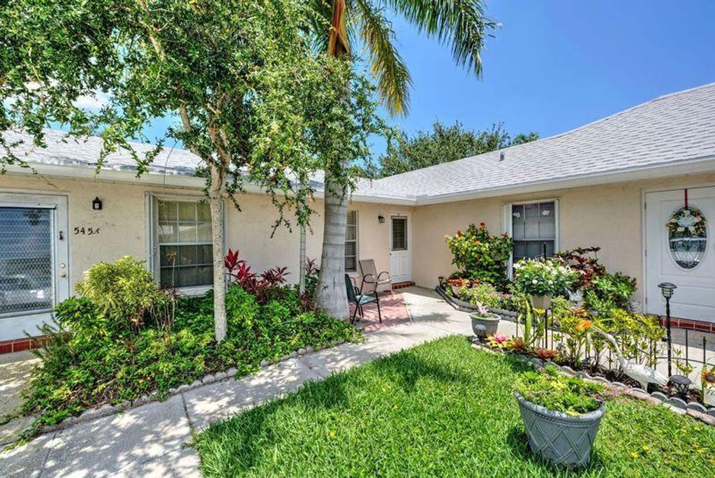 545 Covered Bridge Boulevard B, Lake Worth, FL 33467