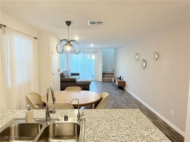 2872 Atomic Tangerine Way 1, Las Vegas, NV 89183
