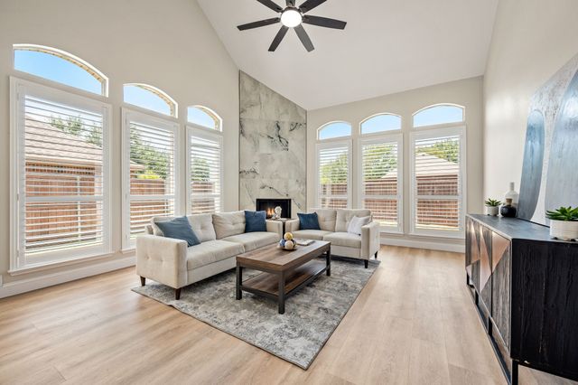 11207 Raveneaux Drive, Frisco, TX 75033